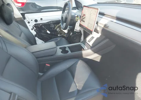 2022 Tesla Model Y Performance Dual Motor All-Wheel Drive z USA, uszkodzony, nr VIN 7SAYGDEF2NF512177